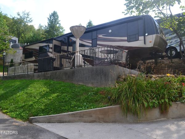 8450 Tennessee 73, Townsend, TN 37882
