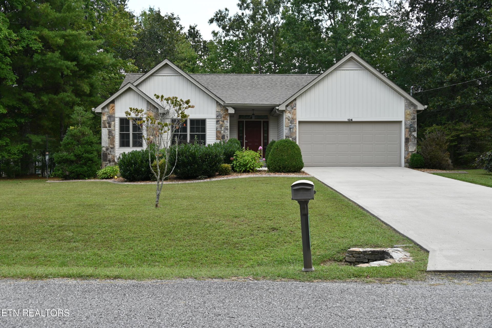 124 Windsor Rd Crossville, TN 38558