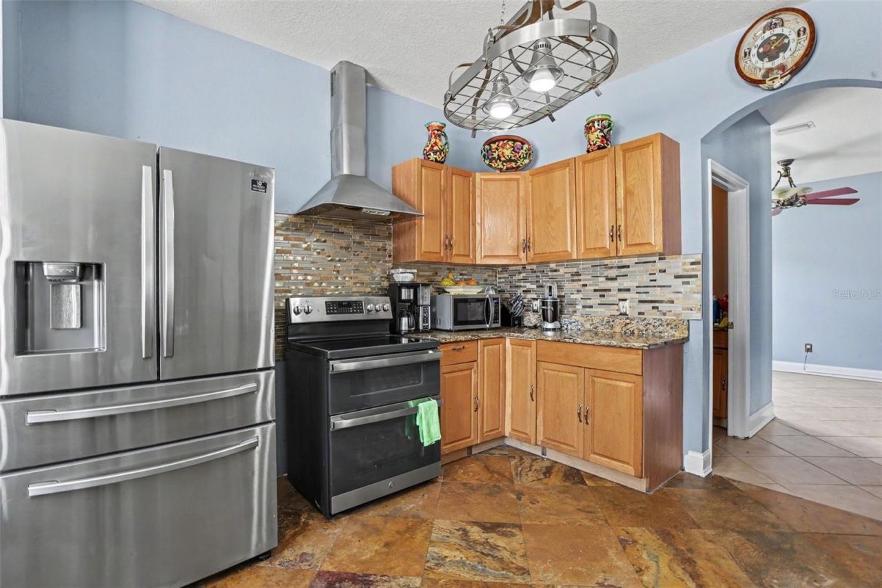 8910 Bridgeford Oaks Drive , Temple Terrace, FL 33637 Photo