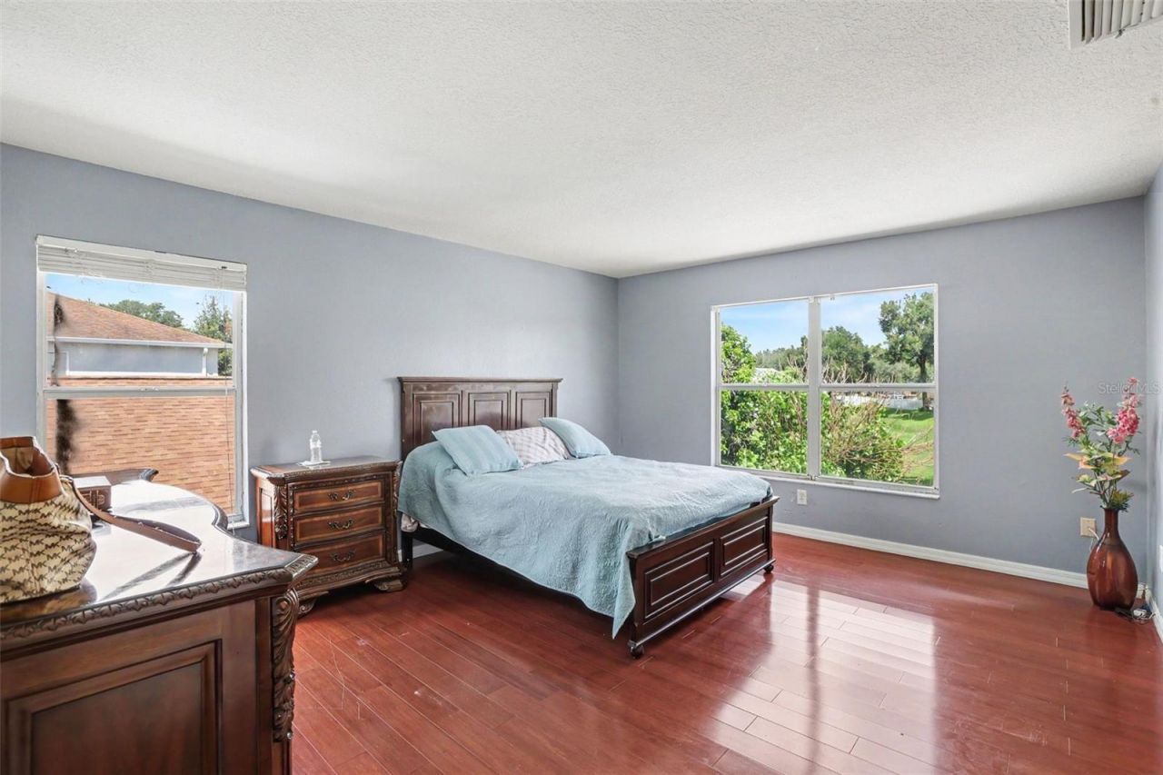 8910 Bridgeford Oaks Drive , Temple Terrace, FL 33637 Photo