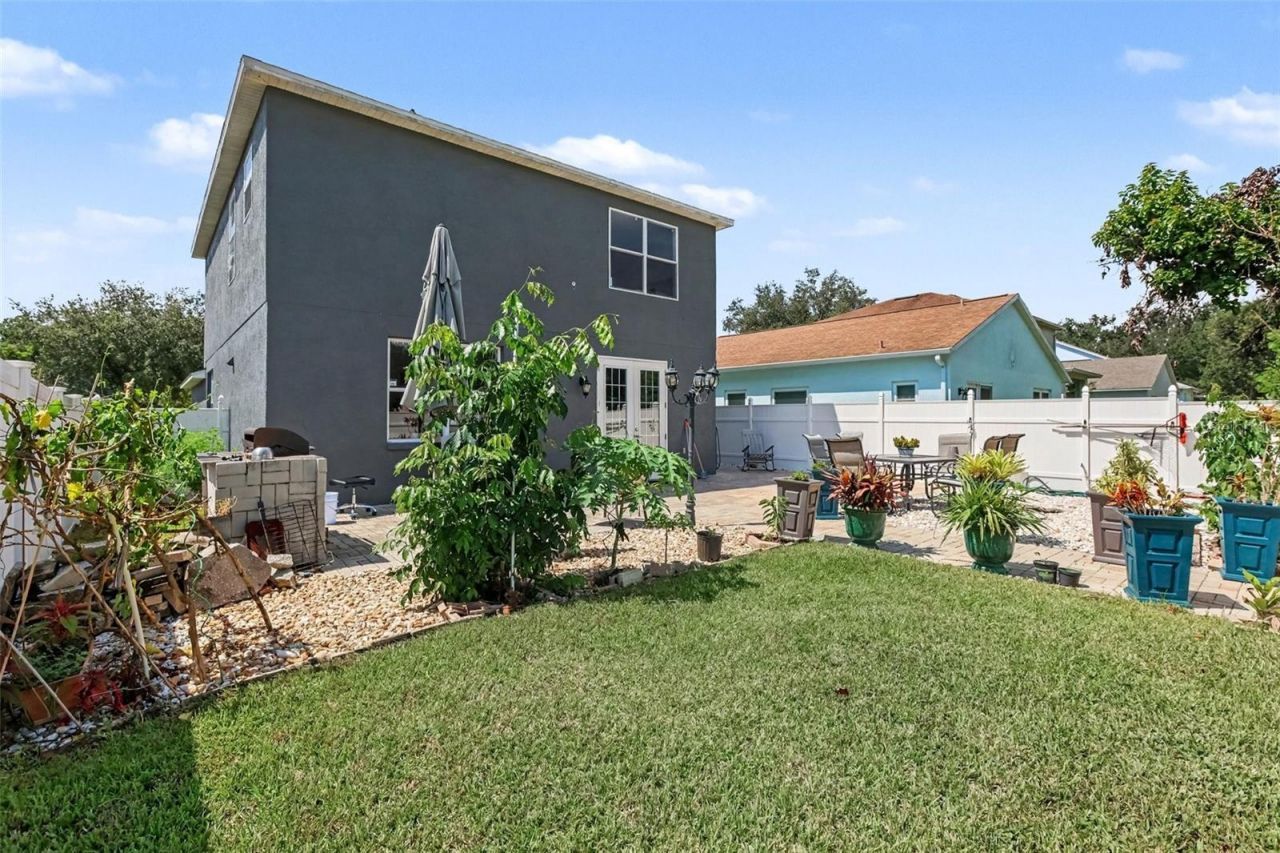 8910 Bridgeford Oaks Drive , Temple Terrace, FL 33637 Photo