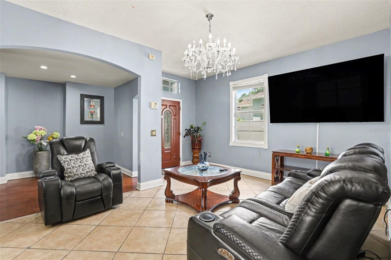 8910 Bridgeford Oaks Drive , Temple Terrace, FL 33637 Photo