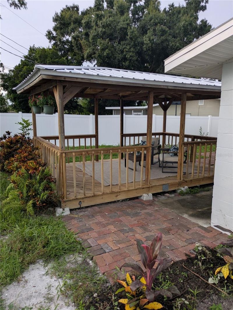 3641 Beach Drive Se, Saint Petersburg, FL 33705 Photo
