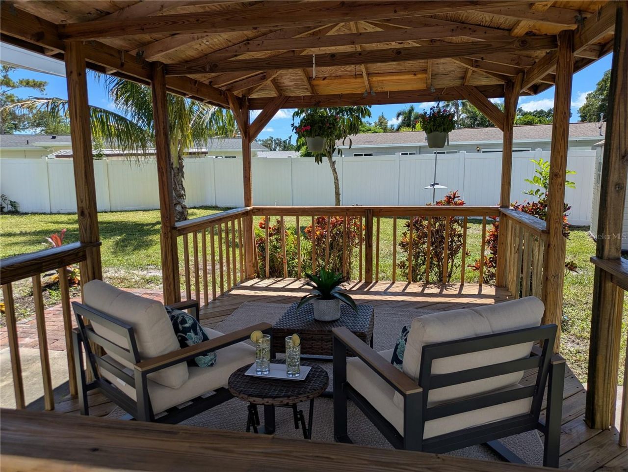 3641 Beach Drive Se, Saint Petersburg, FL 33705 Photo