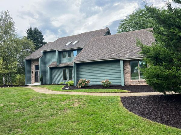 W253S11030 Hunters Ct, Vernon, WI 53149