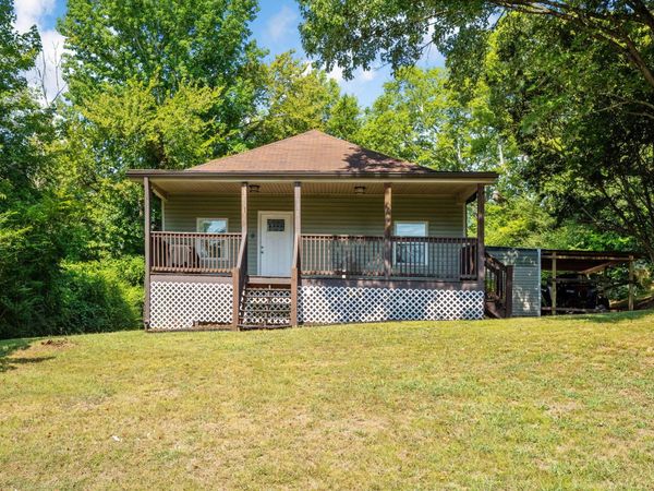 1021 N Main Street, Whitwell, TN 37397