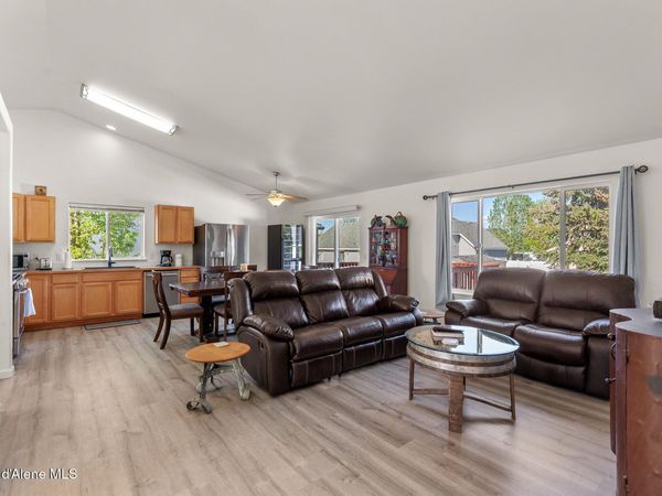 8178 N Coolin DR, Hayden, ID 83835