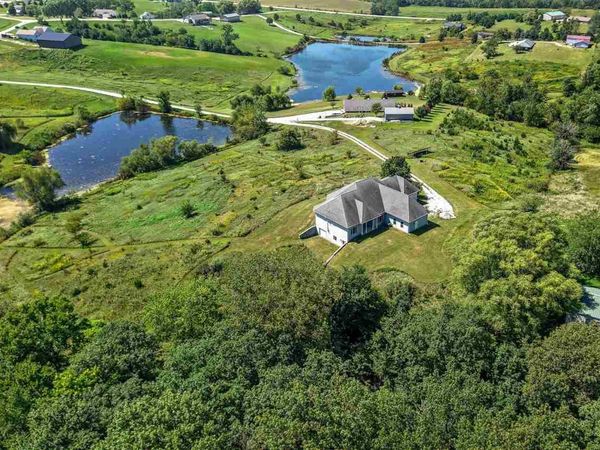 2245 288th Dr, Williamsburg, IA 52361
