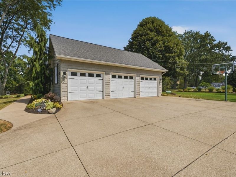 1146 Brushmore Avenue NW, North Canton, OH 44720 Photo 5
