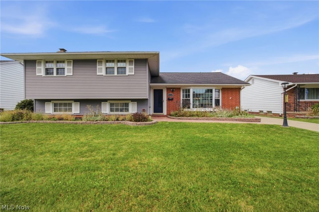 6504 Kingsdale Boulevard , Parma Heights, OH 44130