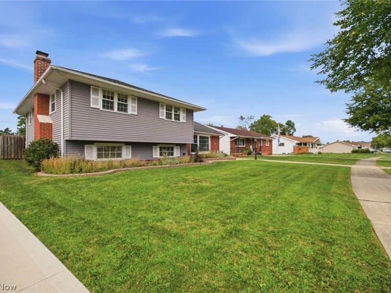 6504 Kingsdale Boulevard, Parma Heights, OH 44130 Photo 2