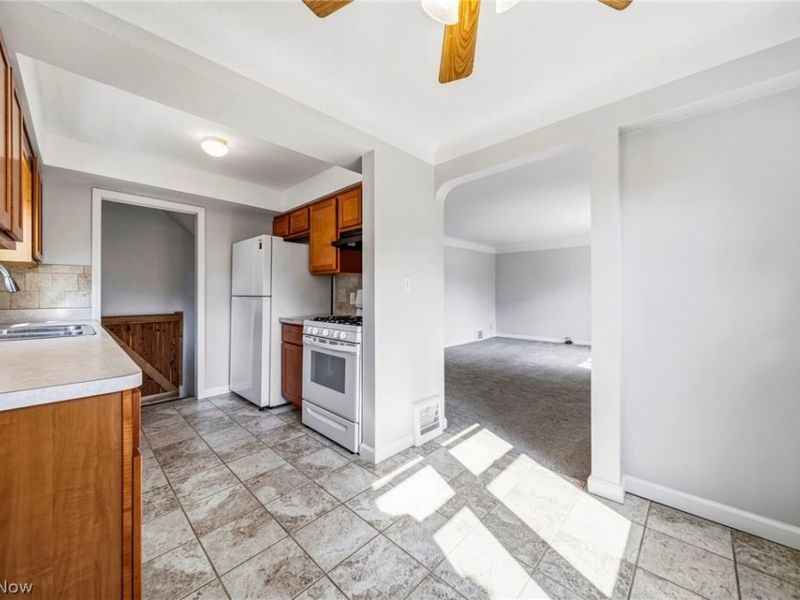 1310 E Miner Road, Mayfield Heights, OH 44124 Photo 8
