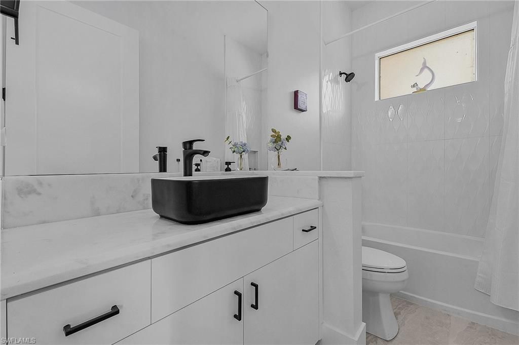 2499 Pine St, Naples, FL 34112 Photo