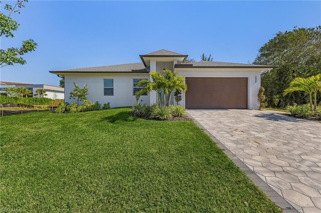 2499 Pine St, Naples, FL 34112 Photo