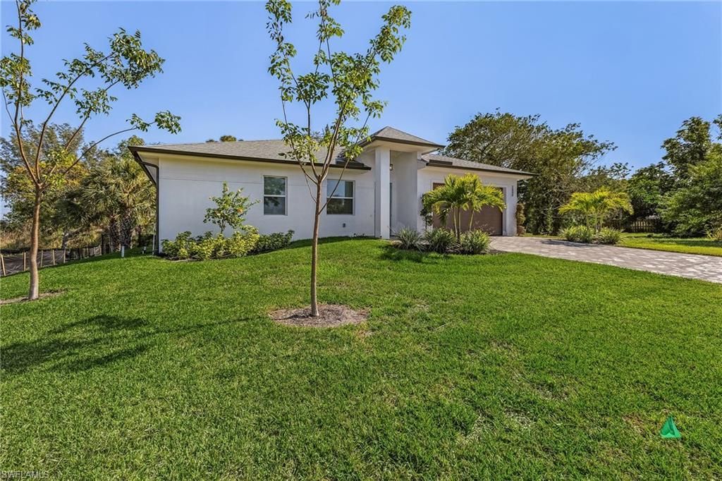 2499 Pine St, Naples, FL 34112 Photo