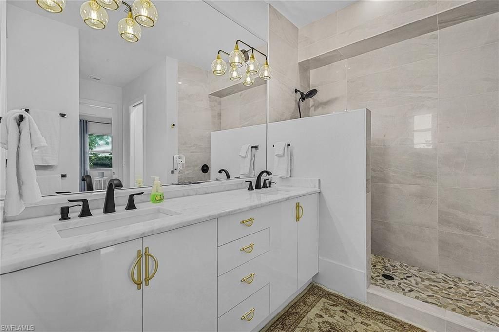 2499 Pine St, Naples, FL 34112 Photo