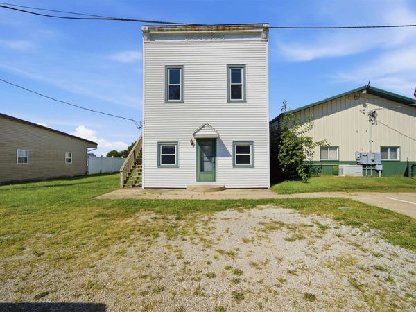 102 S MAIN Street, Deer Creek, IL 61733