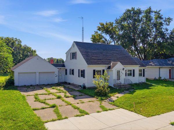 1025 7th Street S, Saint James, MN 56081