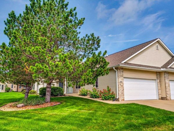 604 Springbrook Circle, DeForest, WI 53532