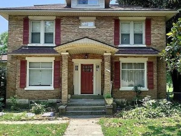 111 E McKinley Street , Hayti, MO 63851