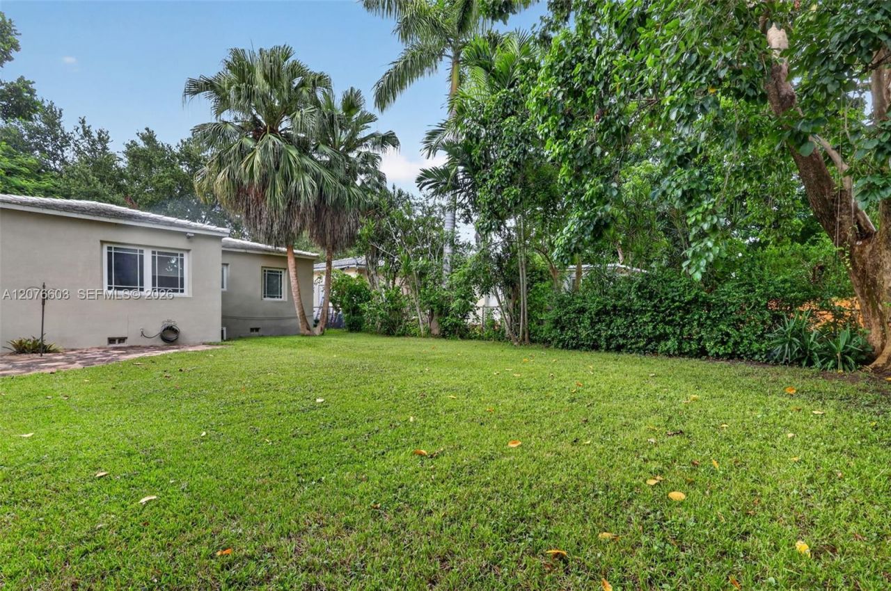704 NE 88th St , Miami, FL 33138 Photo