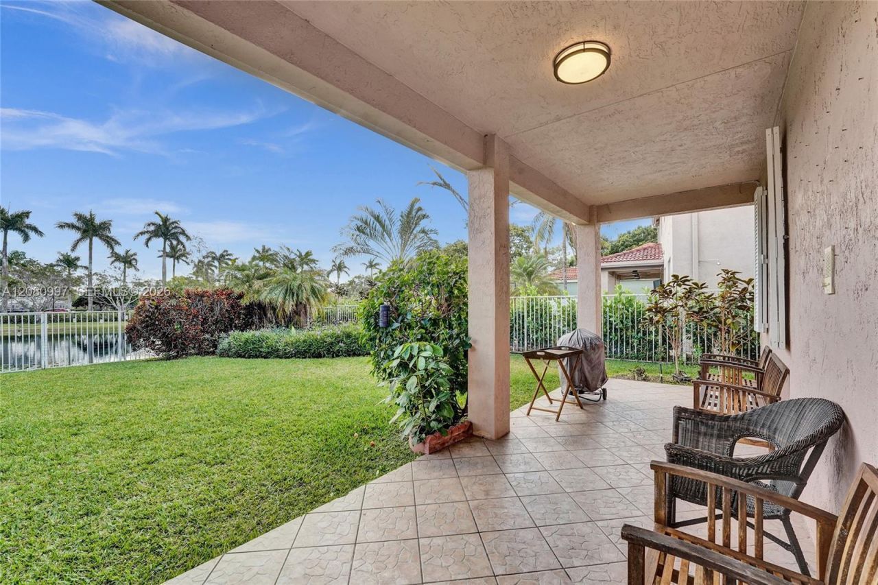 3892 Falcon Ridge Cir, Weston, FL 33331 Photo