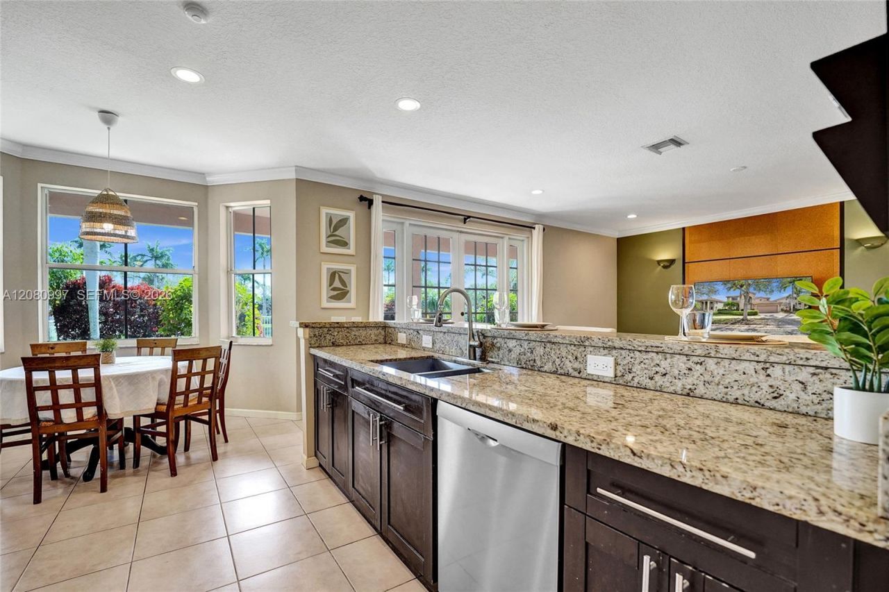 3892 Falcon Ridge Cir, Weston, FL 33331 Photo