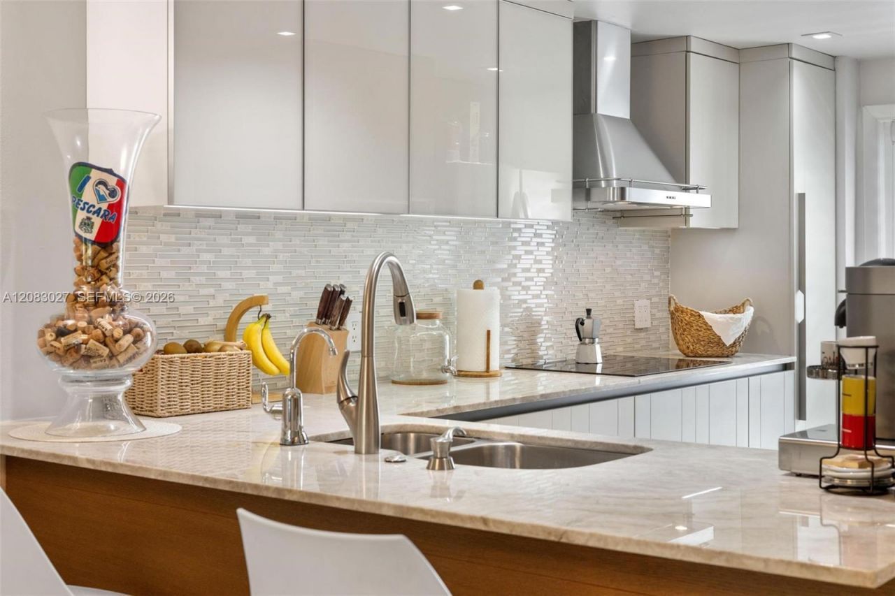 1000 SW 12th St , Unit 203, Fort Lauderdale, FL 33315 Photo