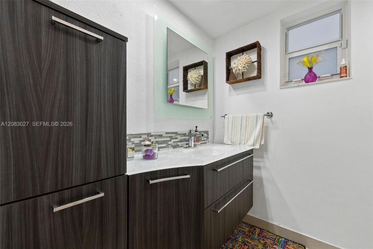1000 SW 12th St , Unit 203, Fort Lauderdale, FL 33315 Photo