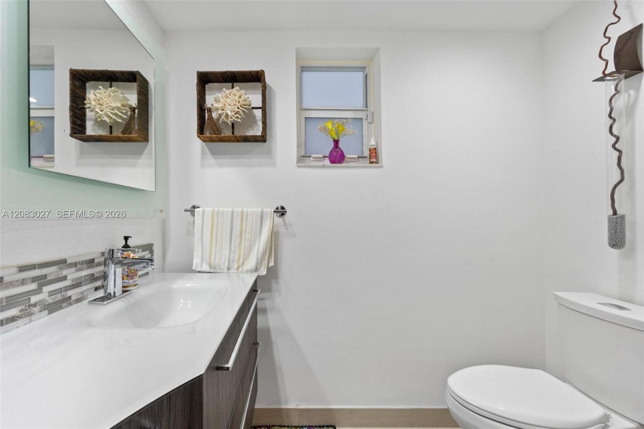 1000 SW 12th St , Unit 203, Fort Lauderdale, FL 33315 Photo
