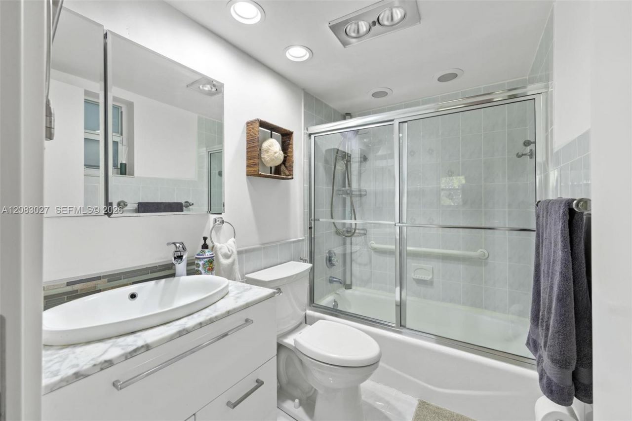 1000 SW 12th St , Unit 203, Fort Lauderdale, FL 33315 Photo