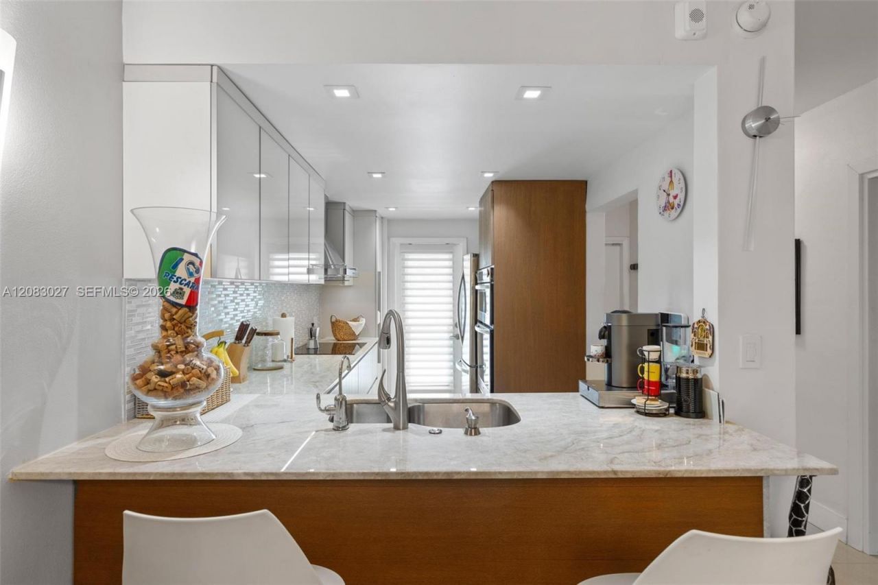 1000 SW 12th St , Unit 203, Fort Lauderdale, FL 33315 Photo