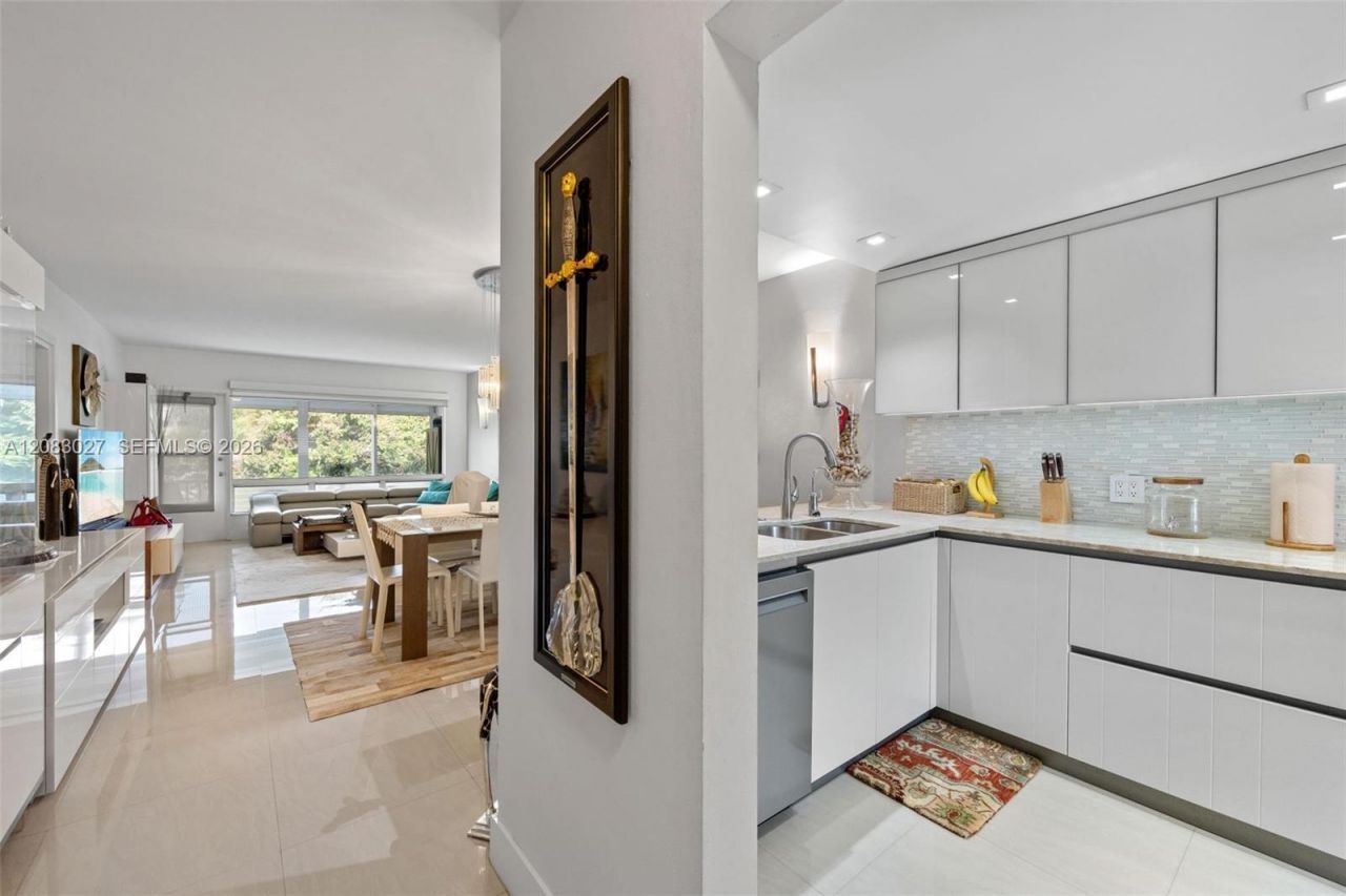 1000 SW 12th St , Unit 203, Fort Lauderdale, FL 33315 Photo