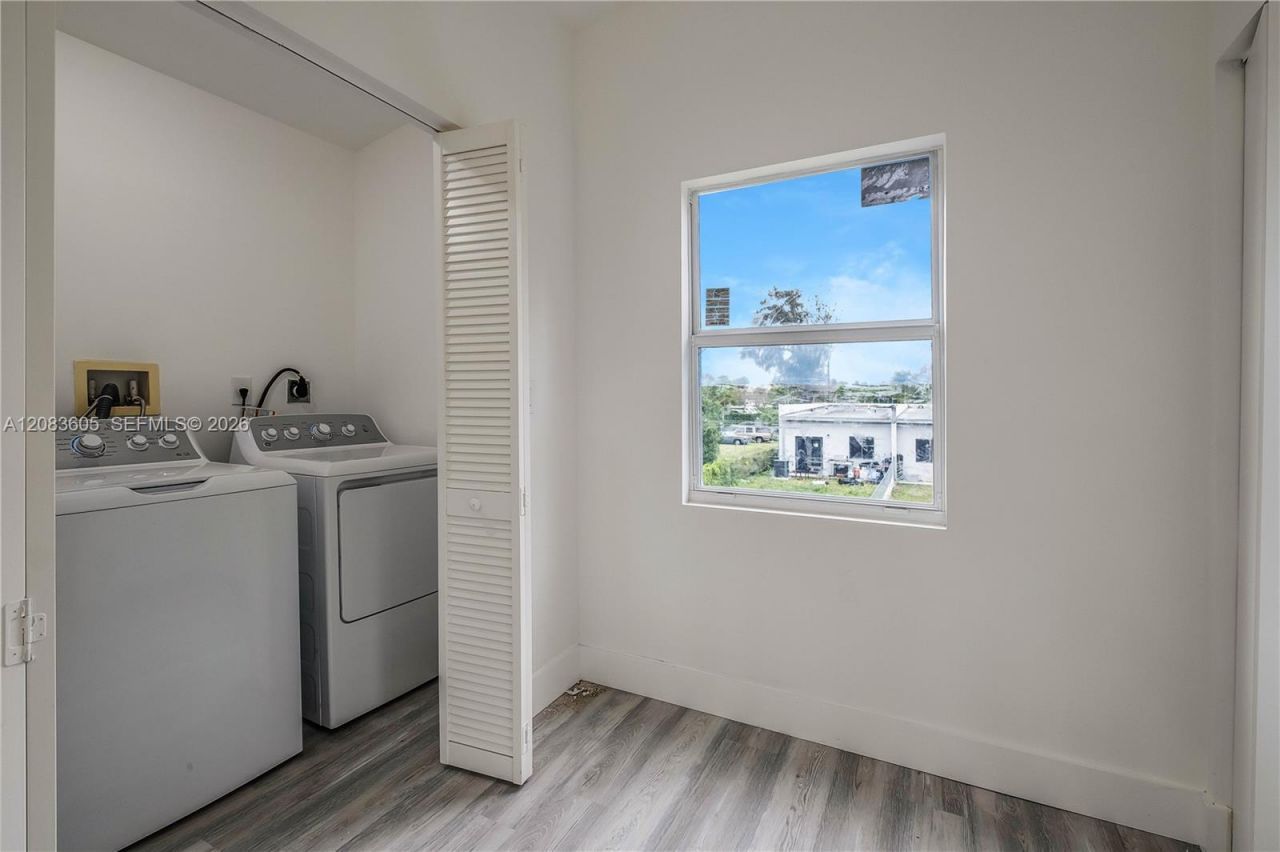 763 NW 80th St , Unit B, Miami, FL 33150 Photo
