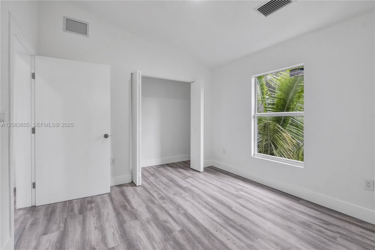 763 NW 80th St , Unit B, Miami, FL 33150 Photo