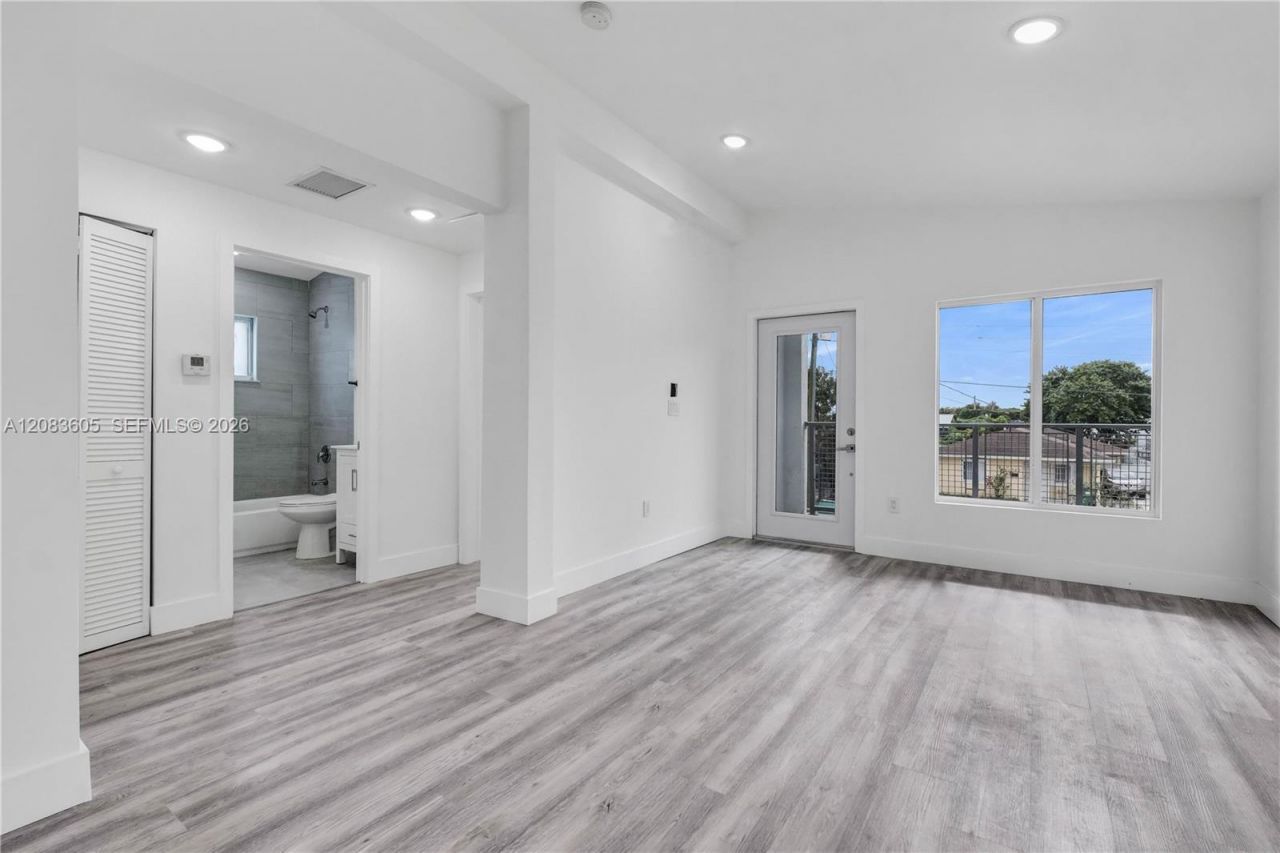763 NW 80th St , Unit B, Miami, FL 33150 Photo