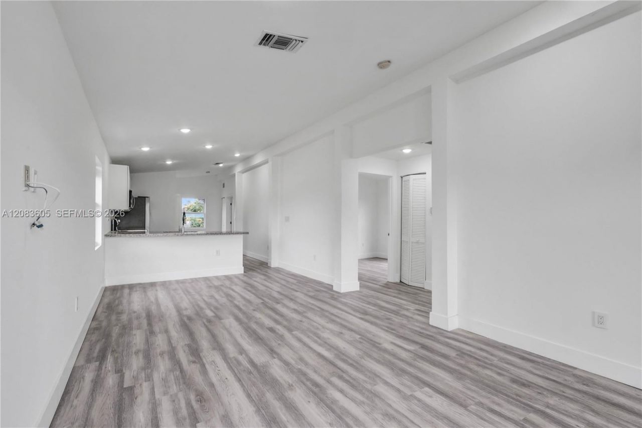 763 NW 80th St , Unit B, Miami, FL 33150 Photo