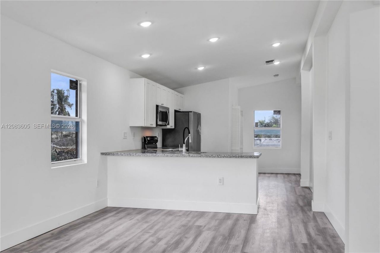 763 NW 80th St , Unit B, Miami, FL 33150 Photo
