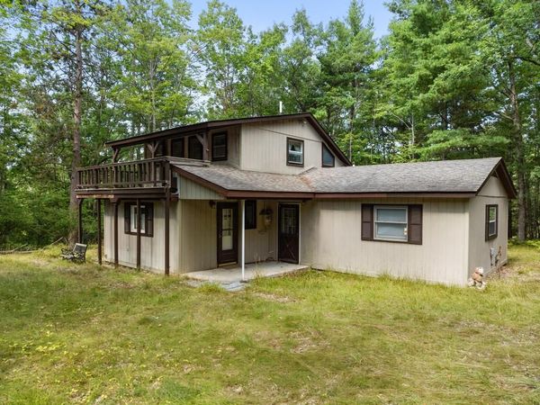 6460 White Road, Indian River, MI 49749
