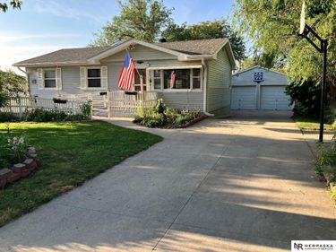 414 Highland Drive, Gretna, NE 68028