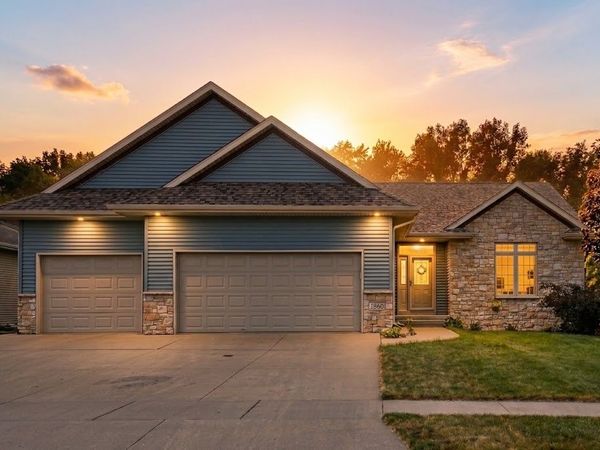 1865 Wood Duck Court, North Liberty, IA 52317