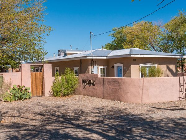 1801 Calle Pequeno NW, Albuquerque, NM 87107