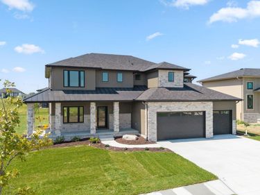 3516 S 218th Avenue, Elkhorn, NE 68022
