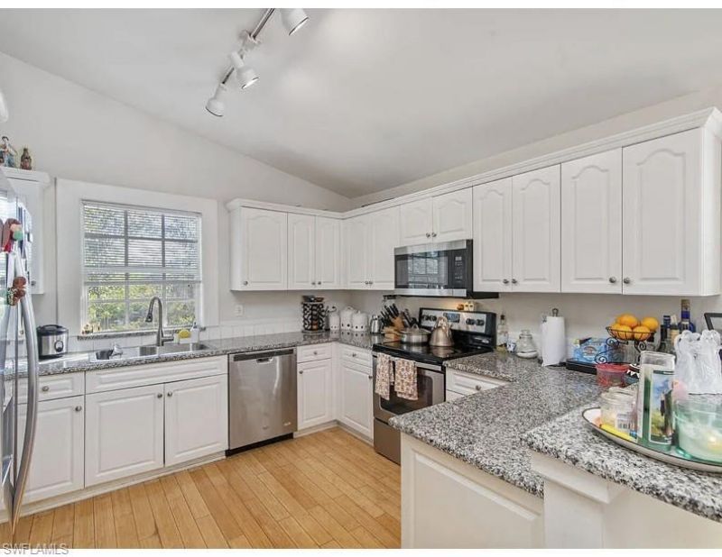 2810 Lakeview Dr , Unit 4, Naples, FL 34112 Photo