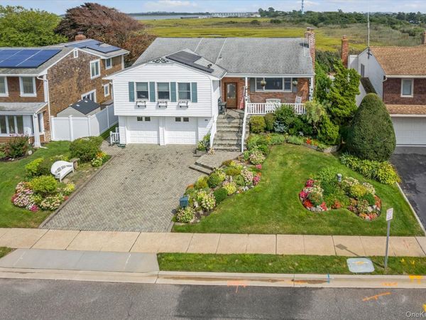 24 Donna Lane , Lido Beach, NY 11561