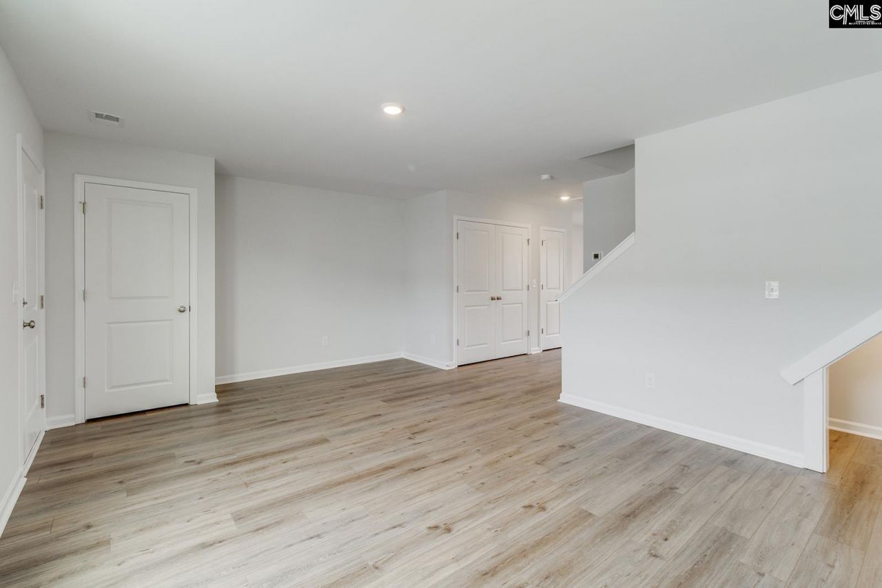 3046 Harborview Drive Photo 5