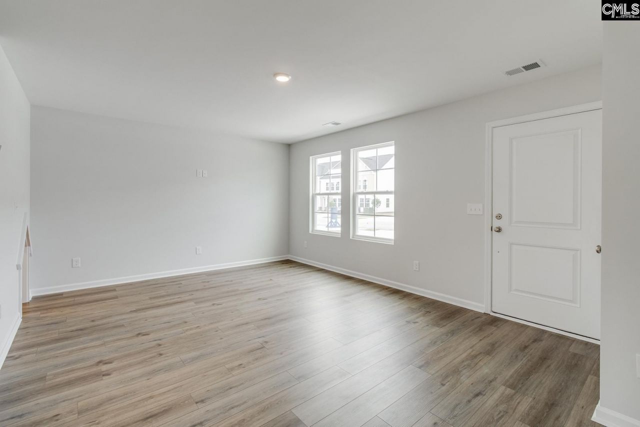 3046 Harborview Drive Photo 7