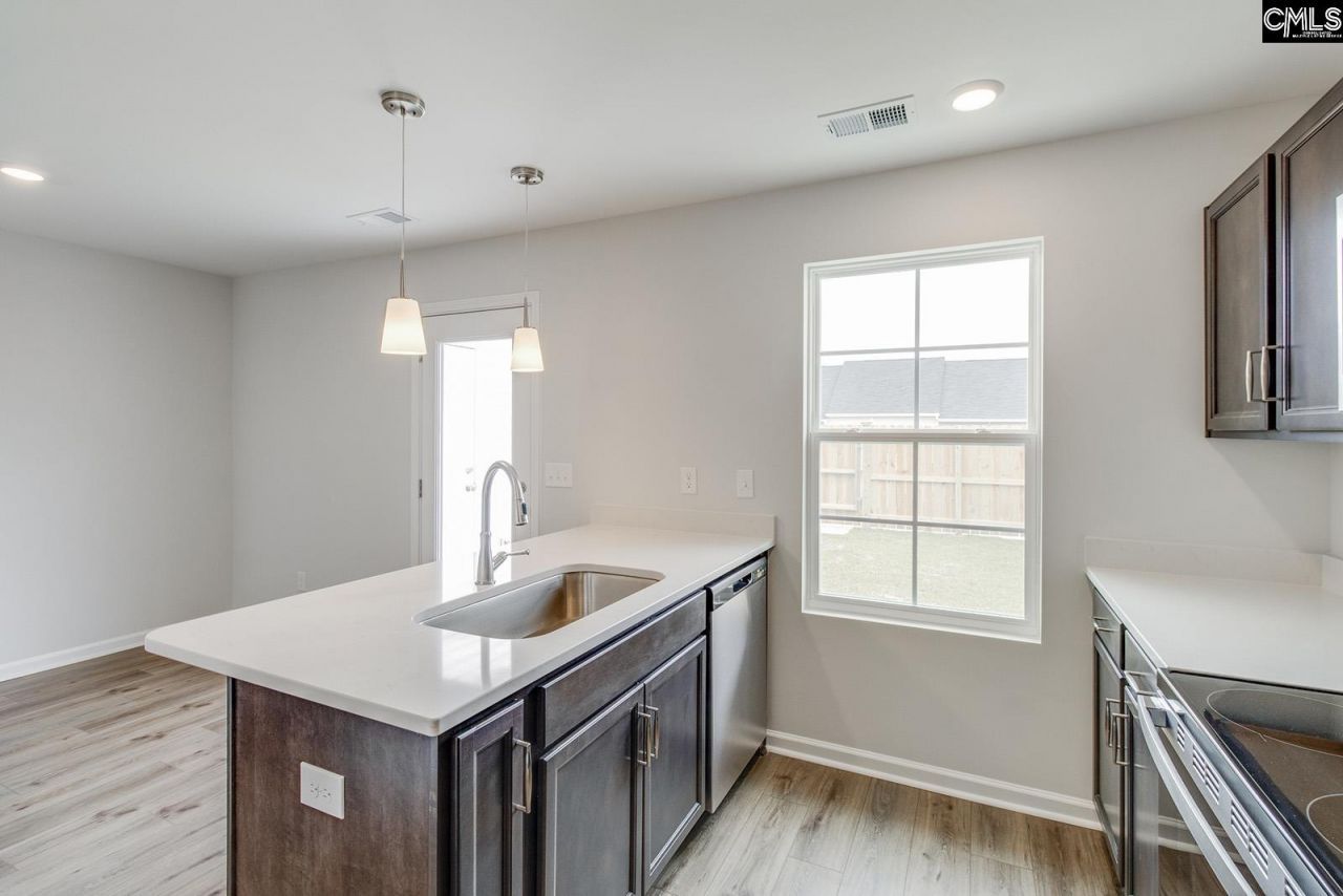 3046 Harborview Drive Photo 8