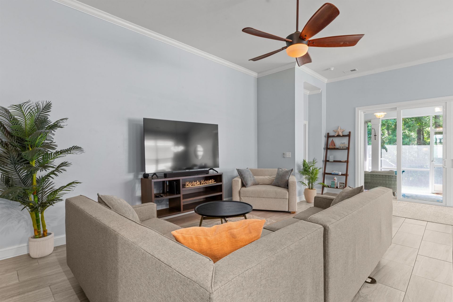 1491 Parish Way Photo 10