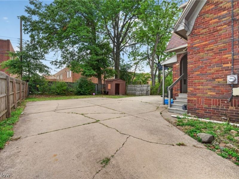 654 Moreley Avenue, Akron, OH 44320 Photo 23